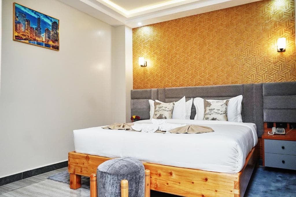 Tha Nickolee Hotel — safari photo 4