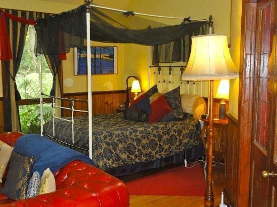 Arcadia Cottages — safari photo 2