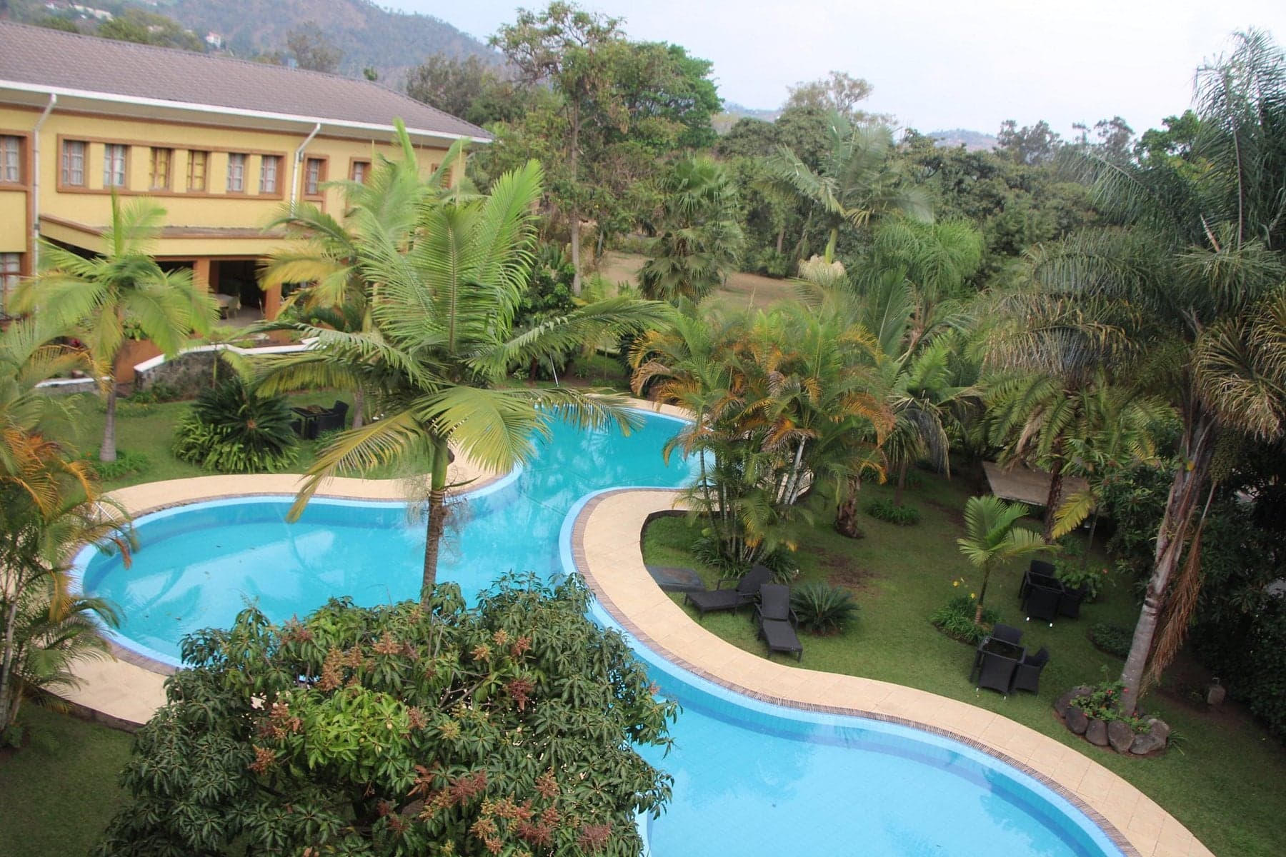 Gorillas Lake Kivu Re